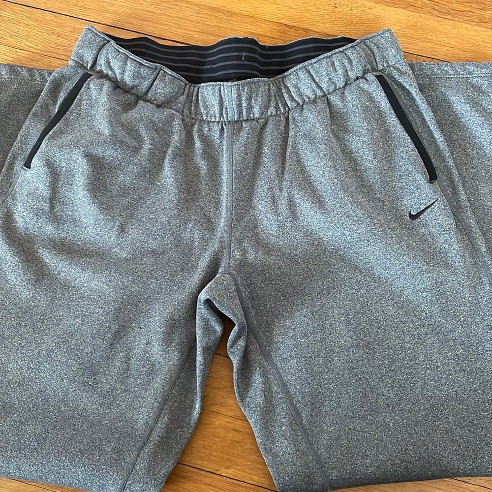 Nike sweatpants size L
